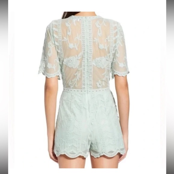 Socialite Plunging Lace Romper Jumpsuit Green Mine Women's Size Large NWT - Picture 2 of 14